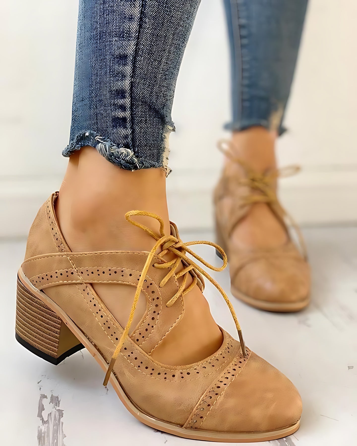 Elliana – Leather Lace Up Block Heel Oxfords